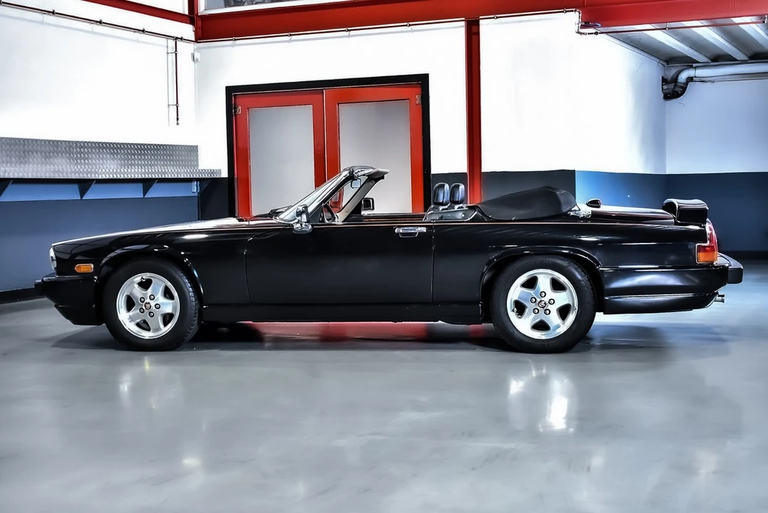 1990 Jaguar XJS Convertible - Image 19 of 30