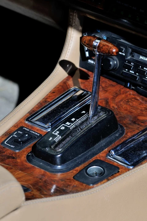 1990 Jaguar XJS Convertible - Image 5 of 11