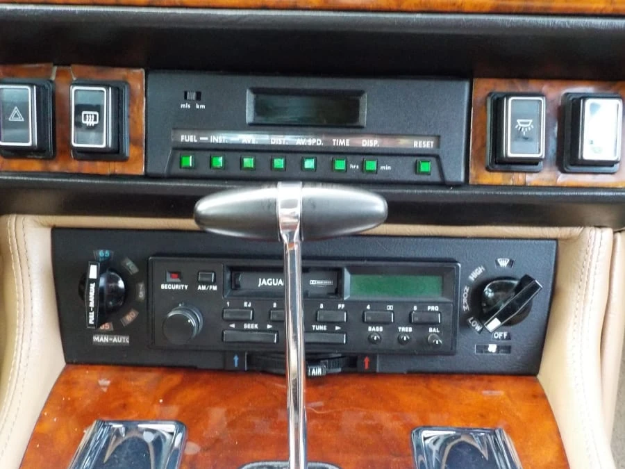 1990 Jaguar XJS Convertible - Image 6 of 12