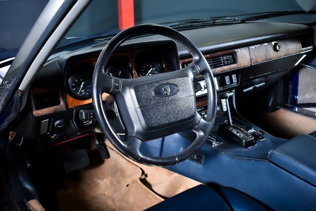 1990 Jaguar XJS - Image 28 of 30