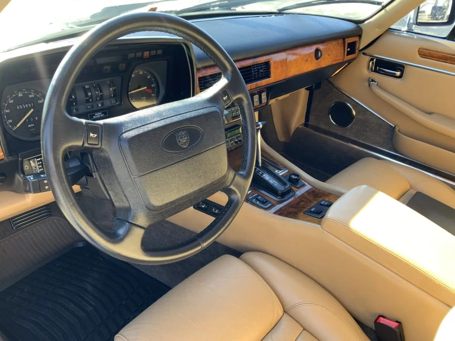 1990 Jaguar XJS - Image 13 of 31