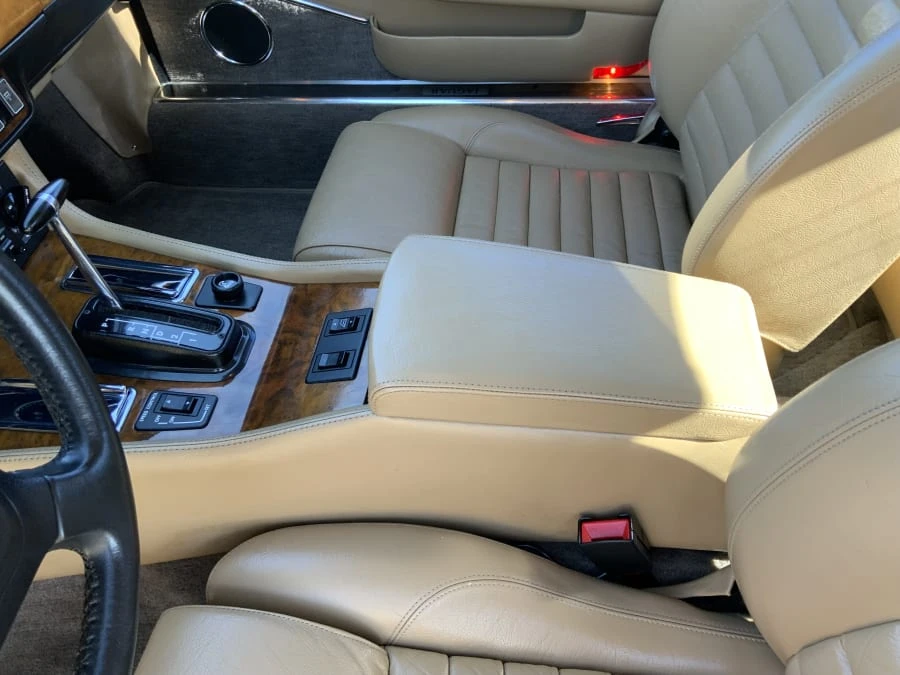 1990 Jaguar XJS - Image 23 of 31