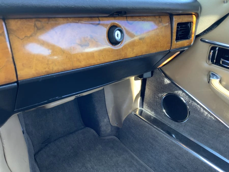 1990 Jaguar XJS - Image 21 of 31