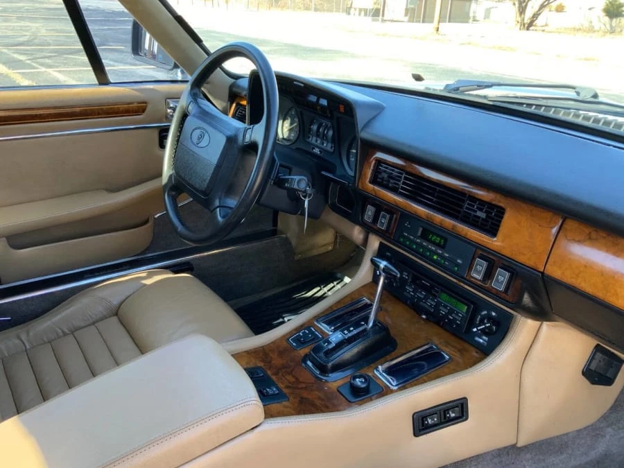 1990 Jaguar XJS - Image 29 of 31