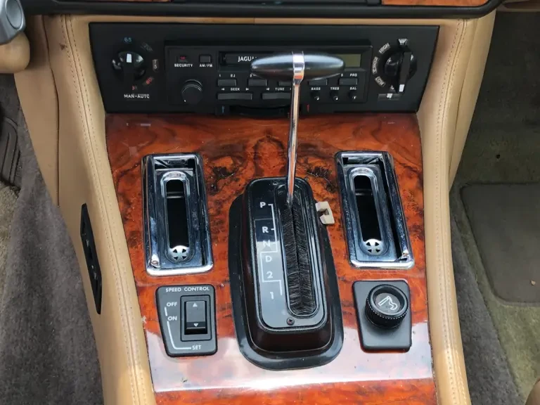 1990 Jaguar XJS - Image 12 of 16