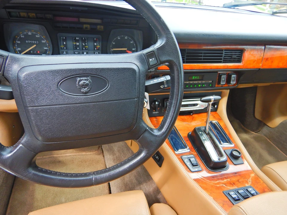 1990 Jaguar XJS - Image 9 of 21