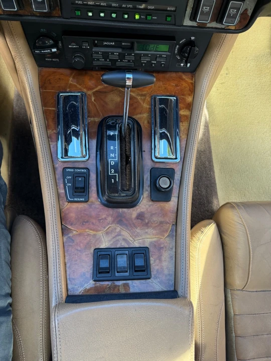 1990 Jaguar XJS - Image 11 of 31
