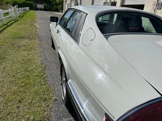 1990 Jaguar XJS - Image 13 of 16