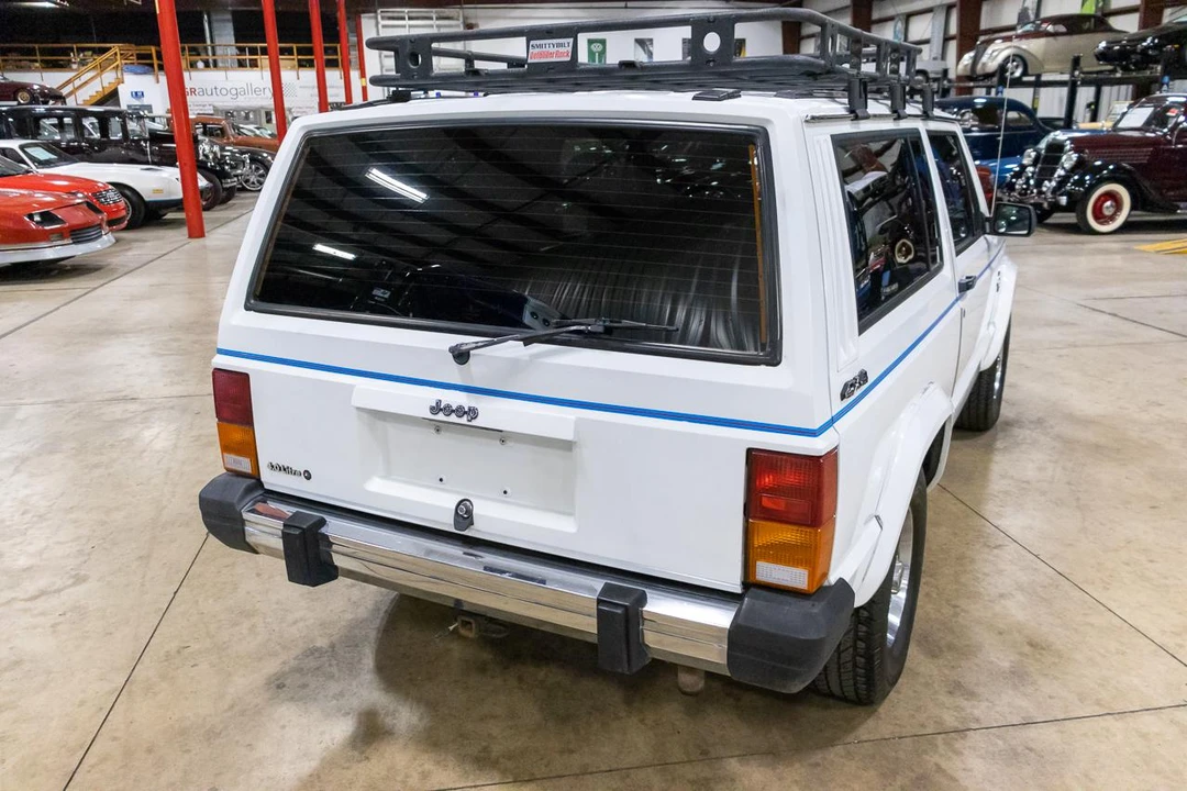 1990 Jeep XJ Cherokee - Image 16 of 31