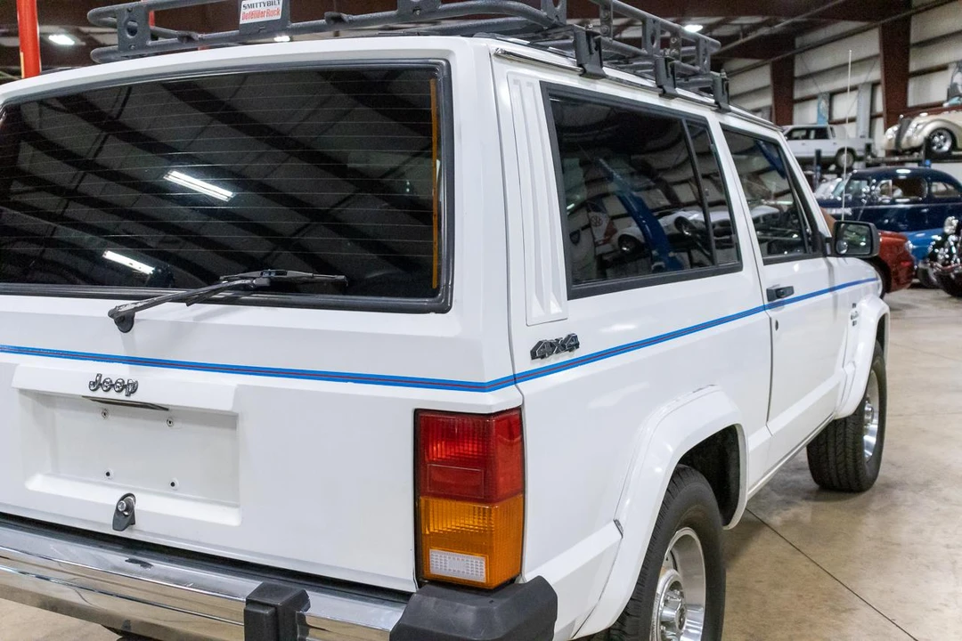 1990 Jeep XJ Cherokee - Image 15 of 31