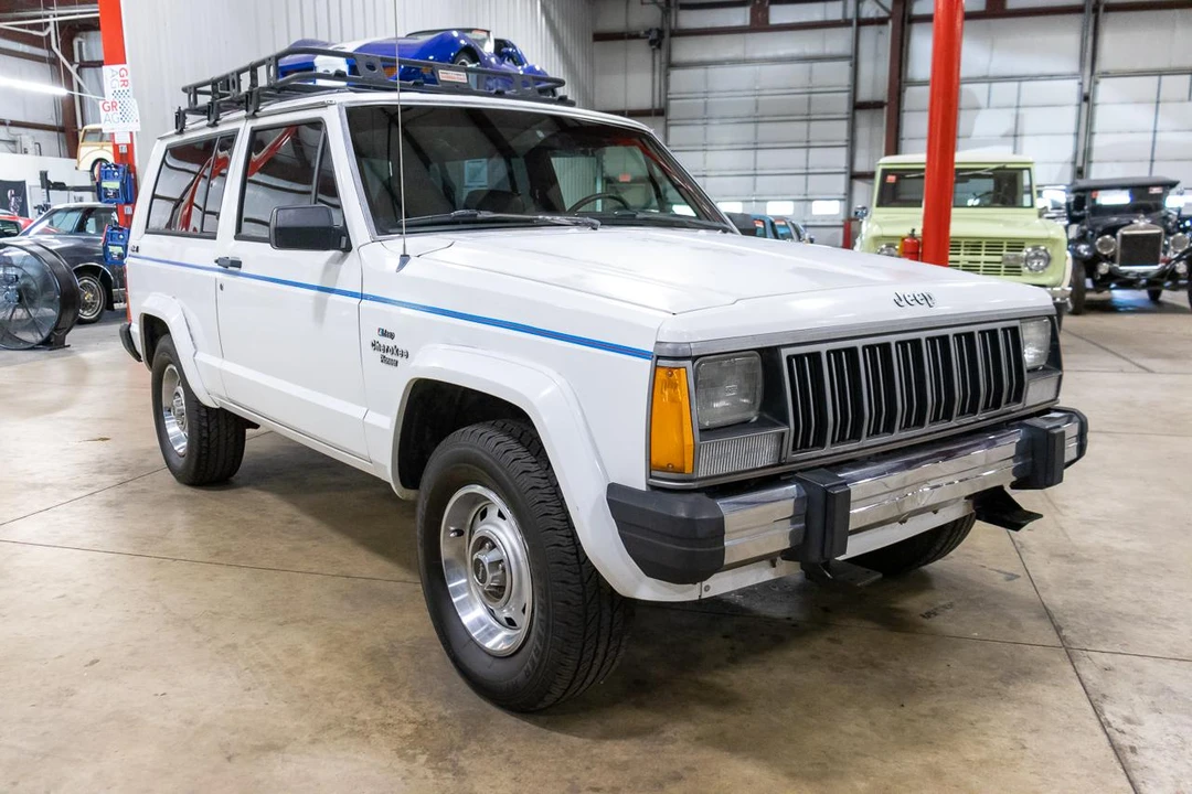 1990 Jeep XJ Cherokee - Image 11 of 31