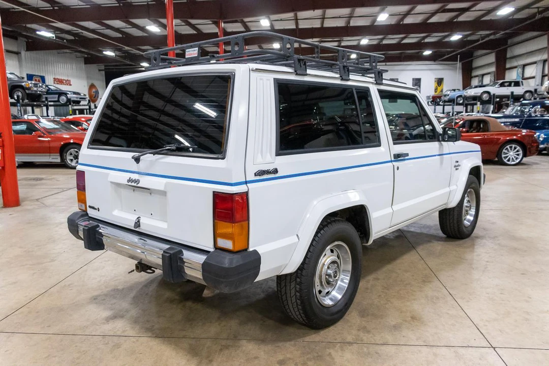 1990 Jeep XJ Cherokee - Image 14 of 31
