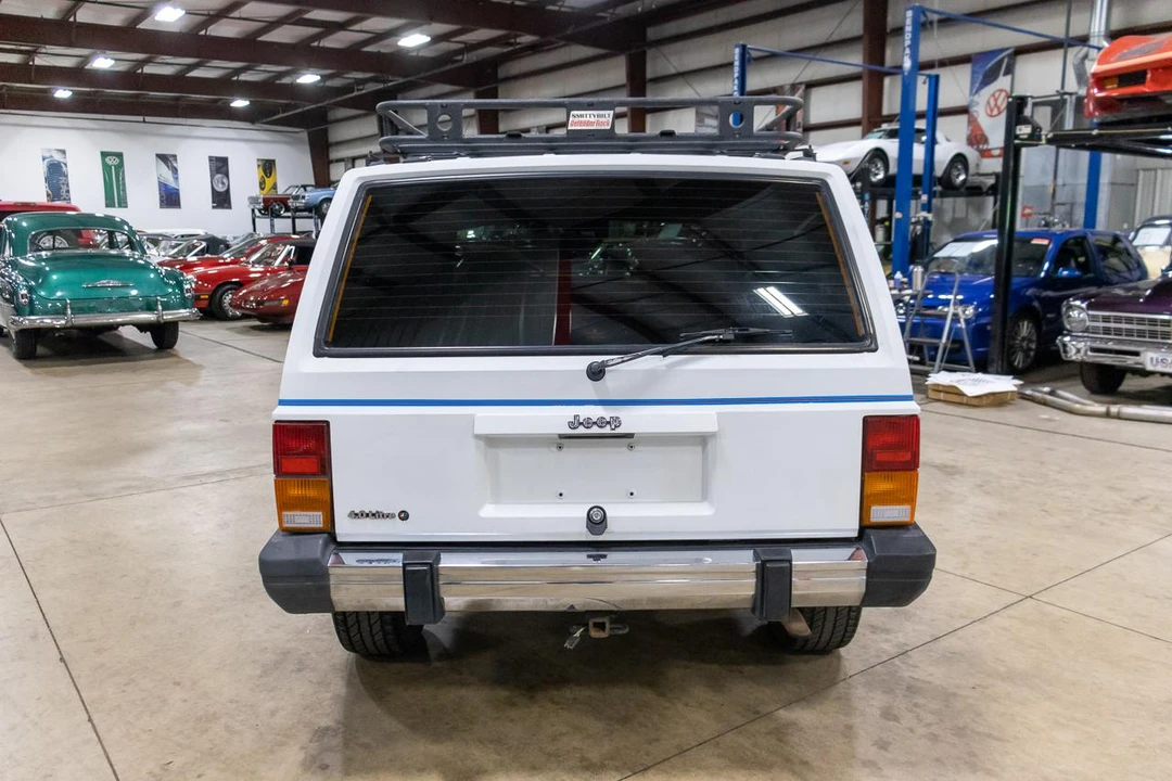 1990 Jeep XJ Cherokee - Image 6 of 31