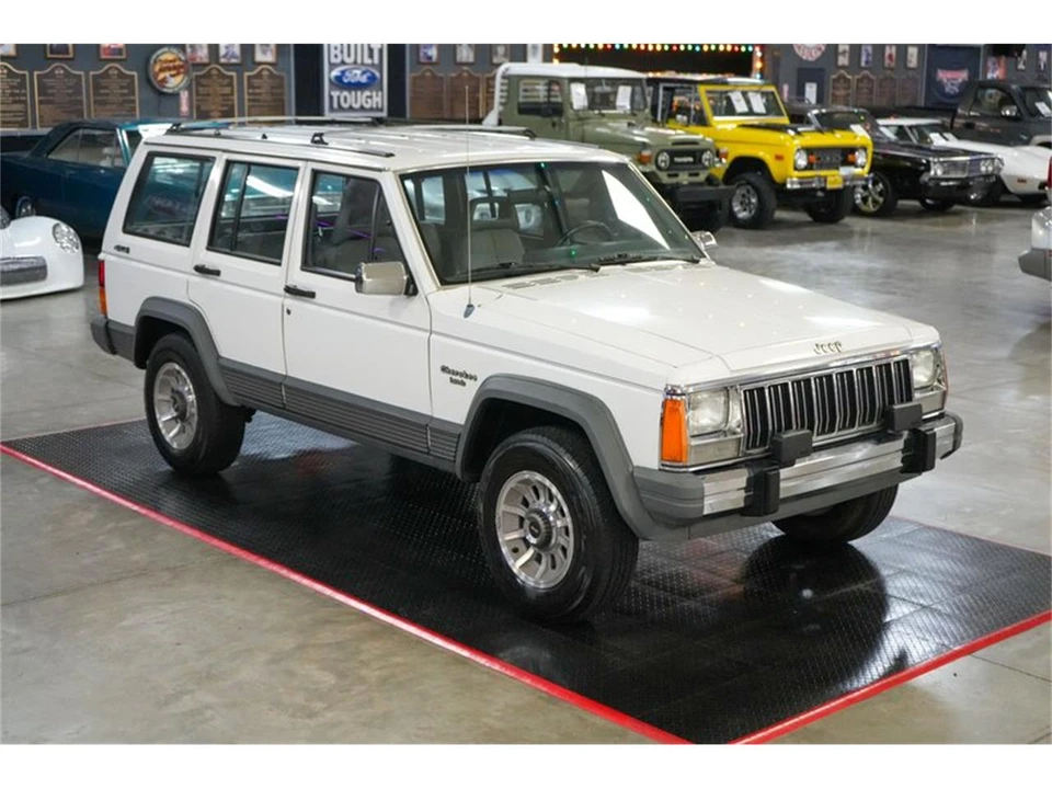 1990 Jeep XJ Cherokee - Image 16 of 31
