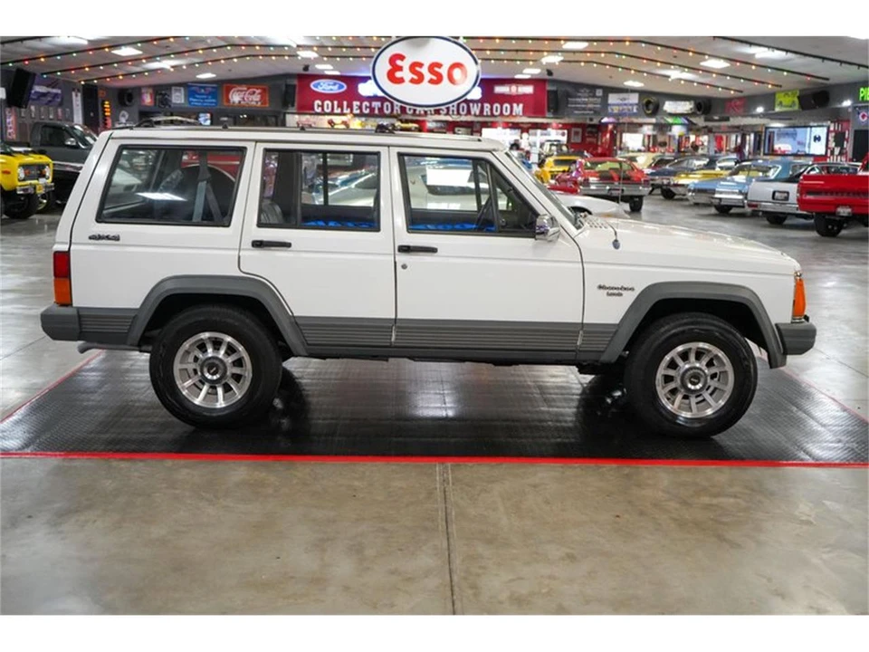 1990 Jeep XJ Cherokee - Image 7 of 31