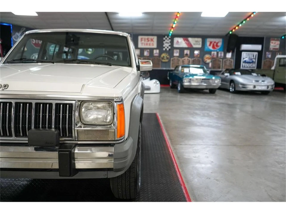 1990 Jeep XJ Cherokee - Image 27 of 31