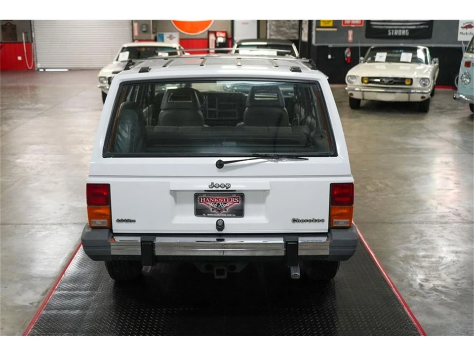 1990 Jeep XJ Cherokee - Image 13 of 31