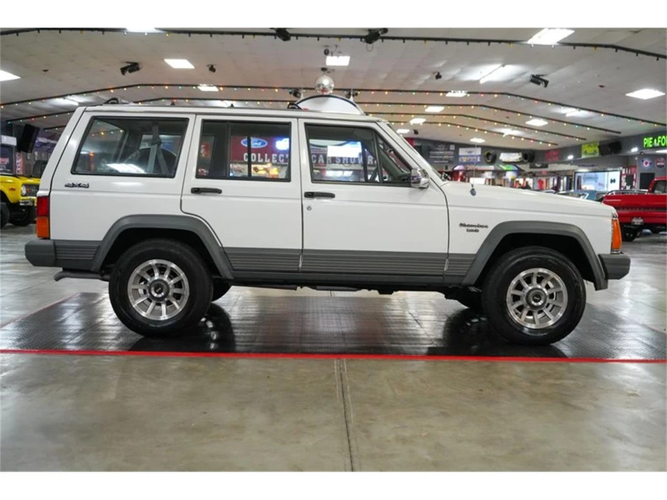 1990 Jeep XJ Cherokee - Image 23 of 31