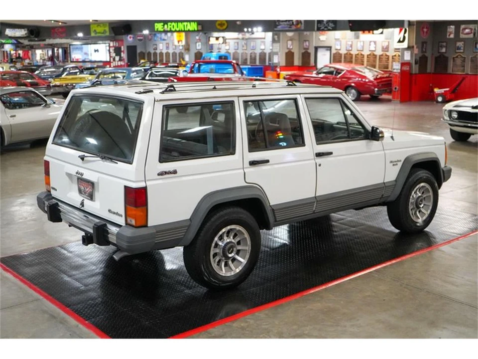1990 Jeep XJ Cherokee - Image 14 of 31