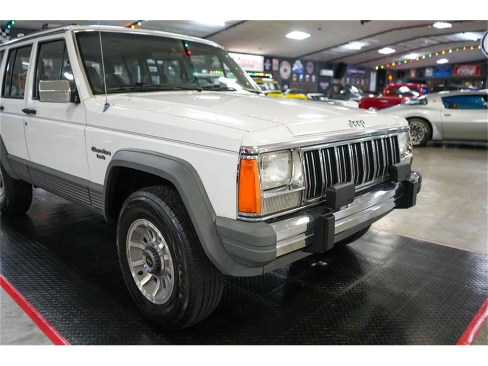 1990 Jeep XJ Cherokee - Image 29 of 31