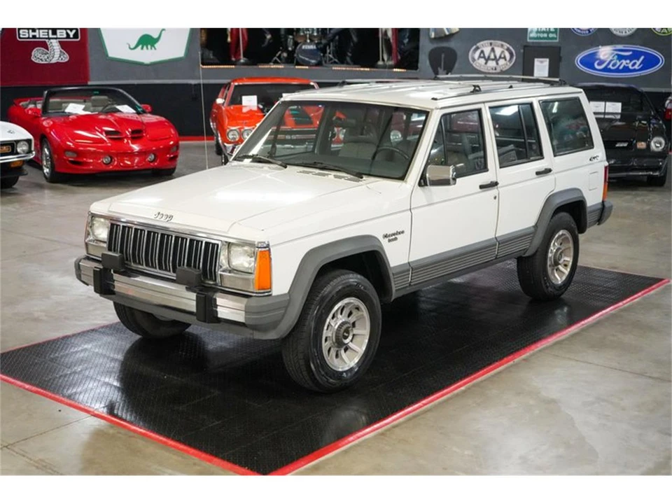1990 Jeep XJ Cherokee - Image 10 of 31