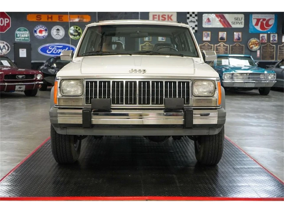 1990 Jeep XJ Cherokee - Image 25 of 31