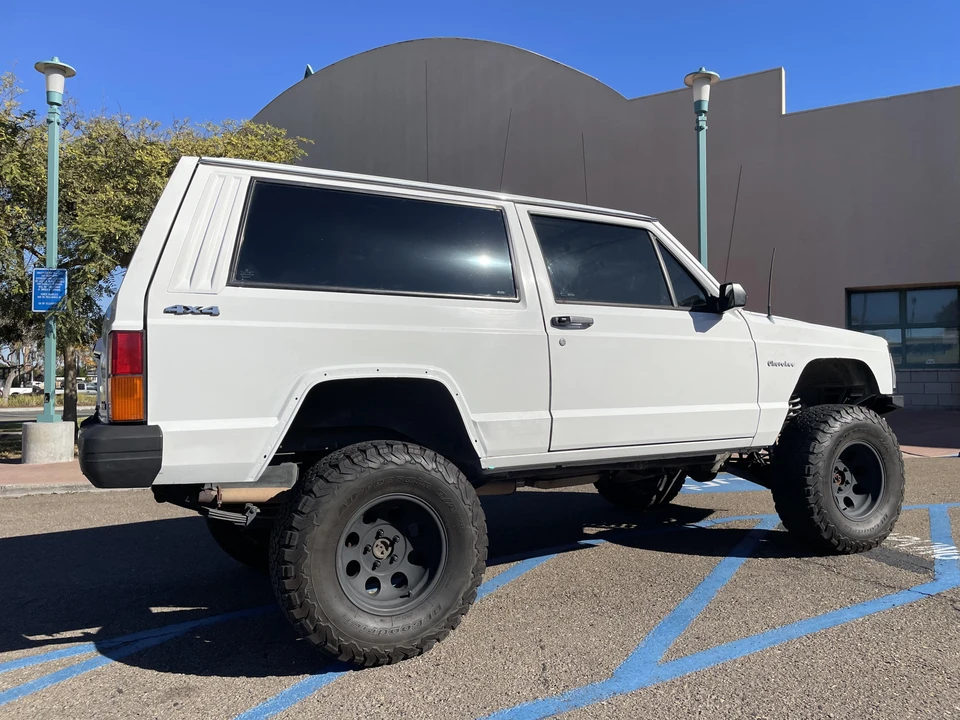 1990 Jeep XJ Cherokee - Image 9 of 31
