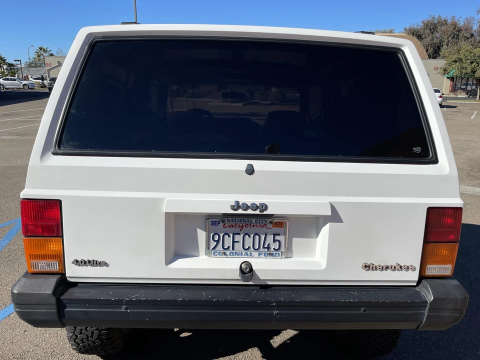 1990 Jeep XJ Cherokee - Image 8 of 31