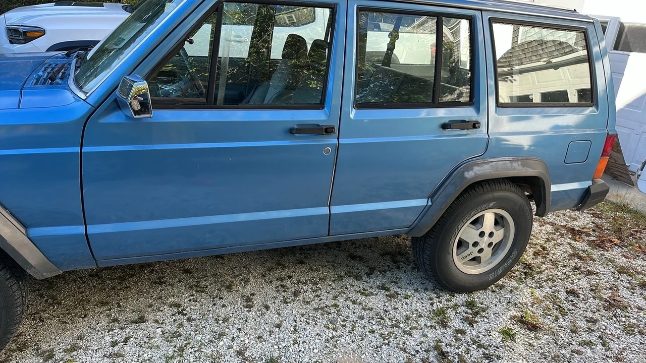 1990 Jeep XJ Cherokee - Image 4 of 10