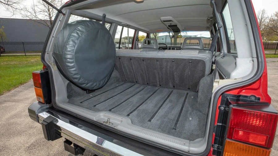 1990 Jeep XJ Cherokee - Image 16 of 29