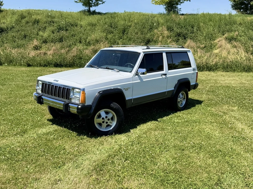 1990 Jeep Cherokee - Image 2 of 31