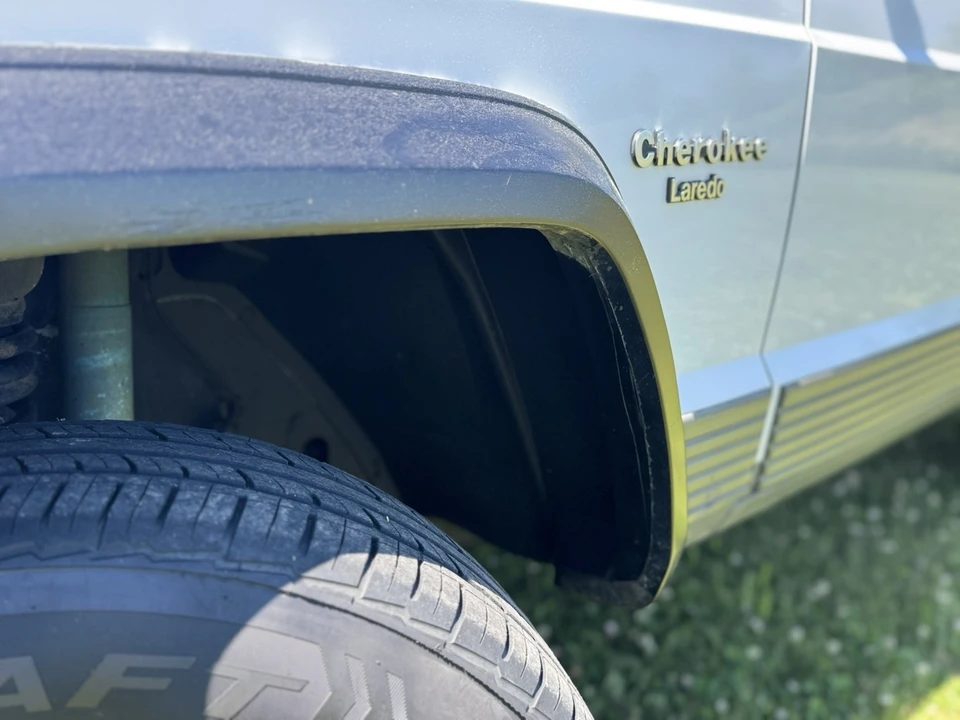 1990 Jeep Cherokee - Image 12 of 31