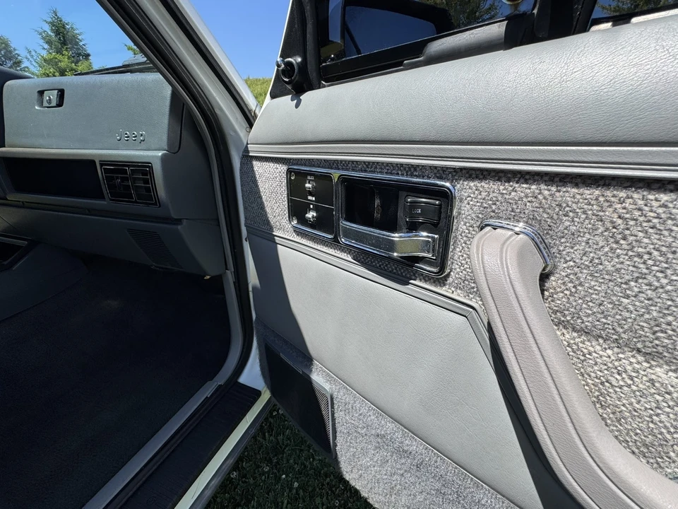 1990 Jeep Cherokee - Image 26 of 31