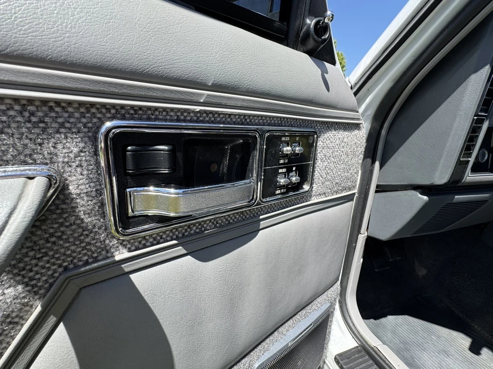 1990 Jeep Cherokee - Image 25 of 31