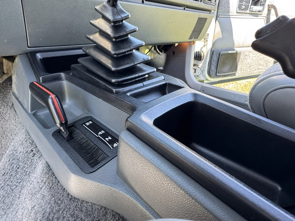 1990 Jeep Cherokee - Image 20 of 31
