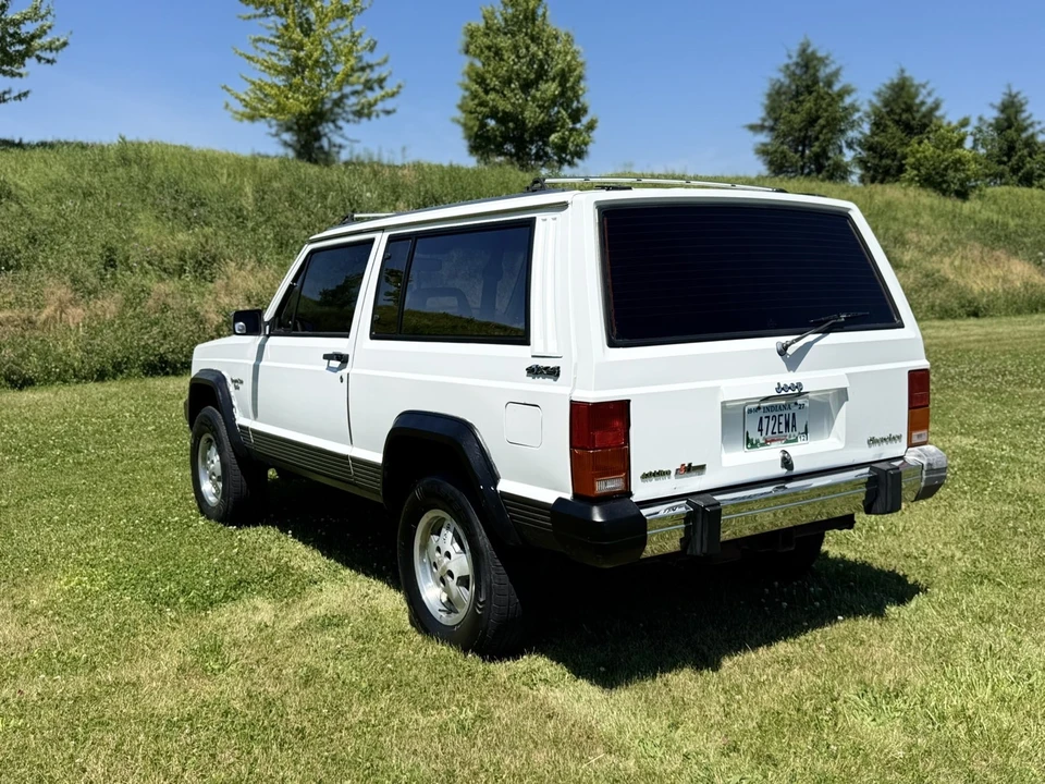 1990 Jeep Cherokee - Image 5 of 31
