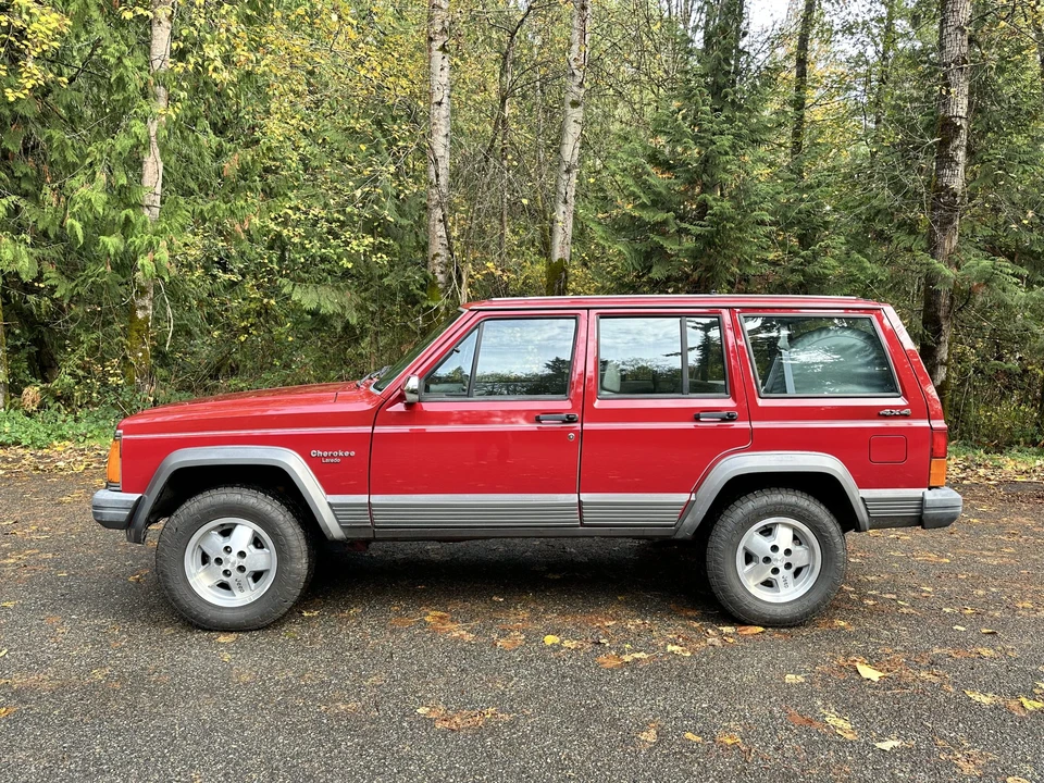 1990 Jeep XJ Cherokee - Image 8 of 31