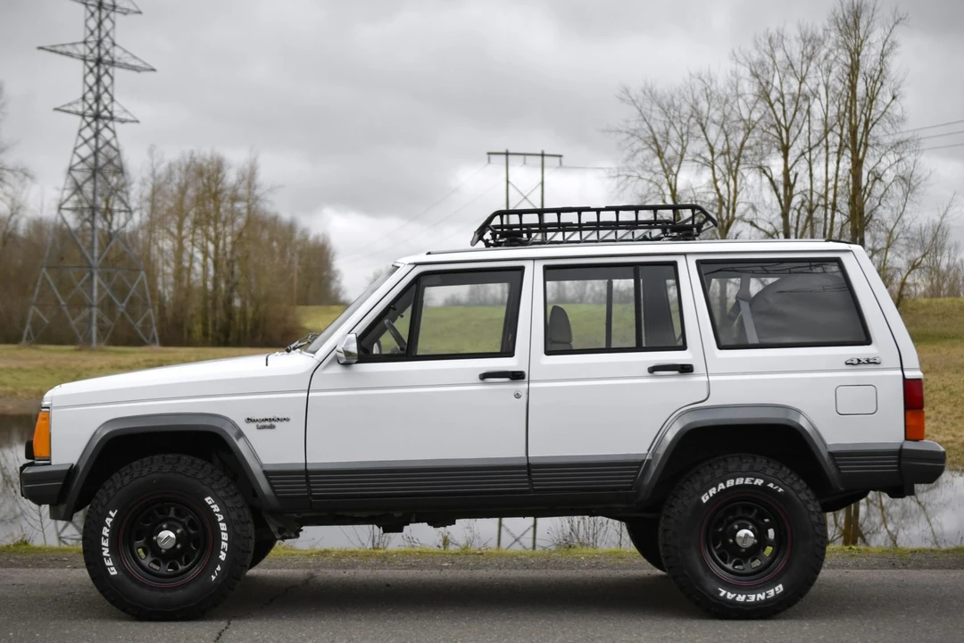 1990 Jeep XJ Cherokee - Image 19 of 31