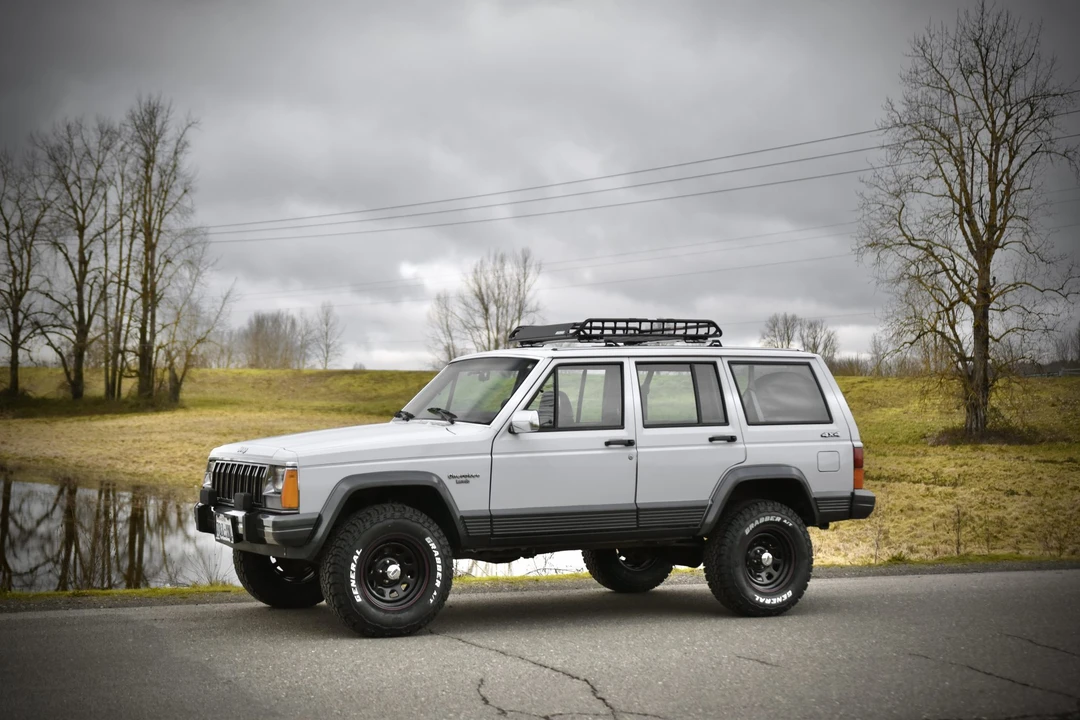 1990 Jeep XJ Cherokee - Image 15 of 31