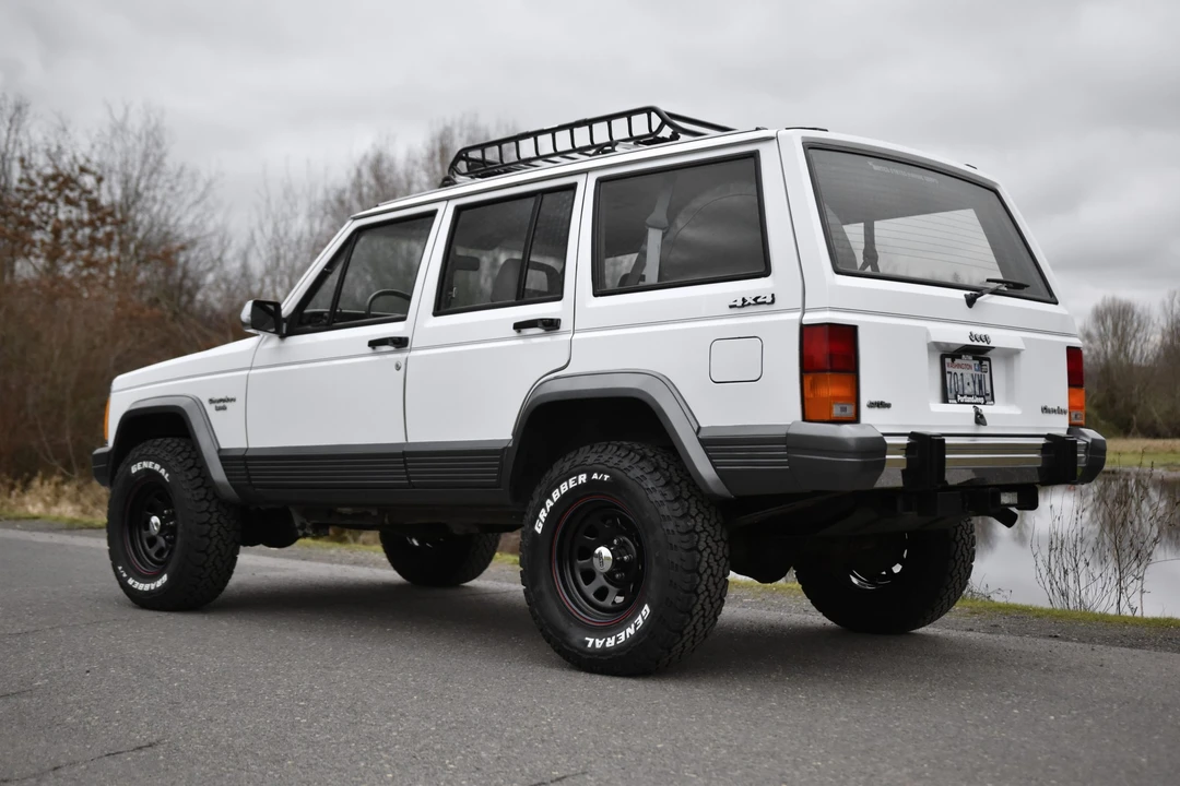 1990 Jeep XJ Cherokee - Image 24 of 31