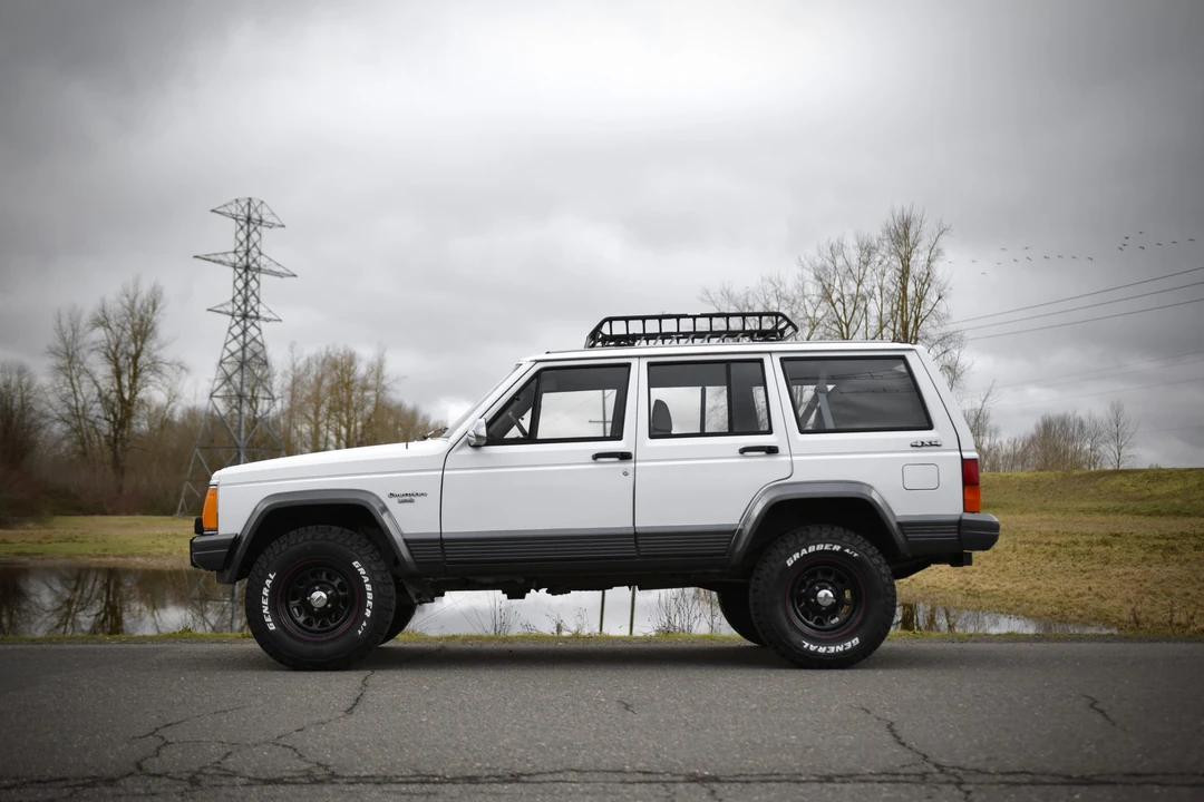 1990 Jeep XJ Cherokee - Image 18 of 31