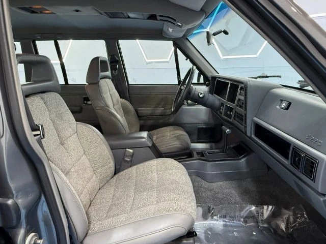 1990 Jeep XJ Cherokee - Image 25 of 31