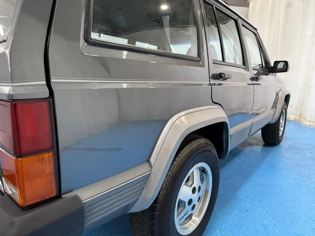 1990 Jeep XJ Cherokee - Image 14 of 31