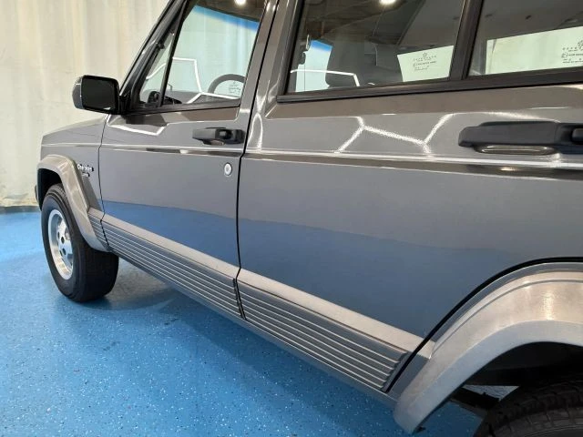 1990 Jeep XJ Cherokee - Image 17 of 31
