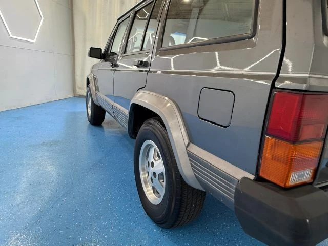 1990 Jeep XJ Cherokee - Image 16 of 31