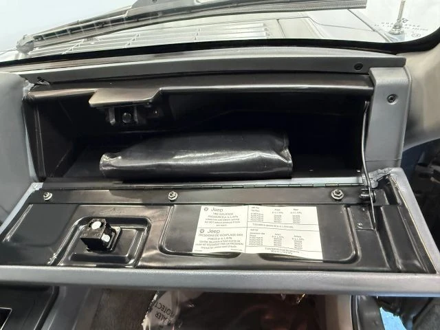 1990 Jeep XJ Cherokee - Image 29 of 31