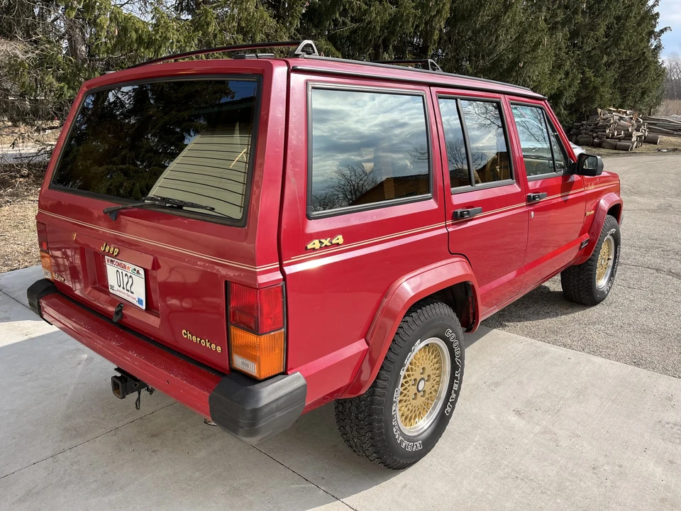 1990 Jeep XJ Cherokee - Image 13 of 31