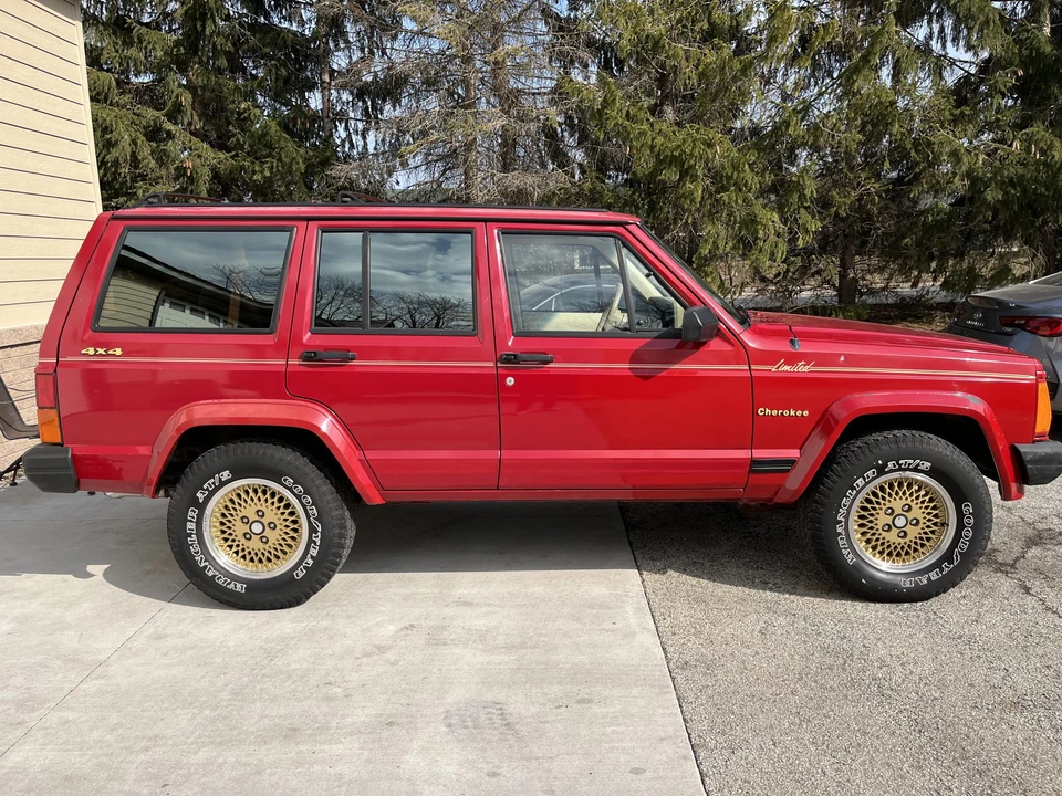1990 Jeep XJ Cherokee - Image 17 of 31