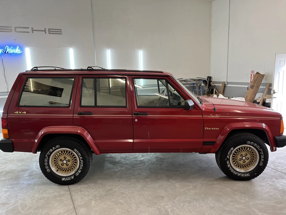1990 Jeep XJ Cherokee - Image 19 of 31