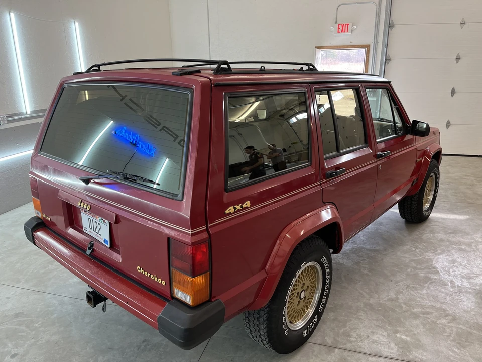 1990 Jeep XJ Cherokee - Image 12 of 31